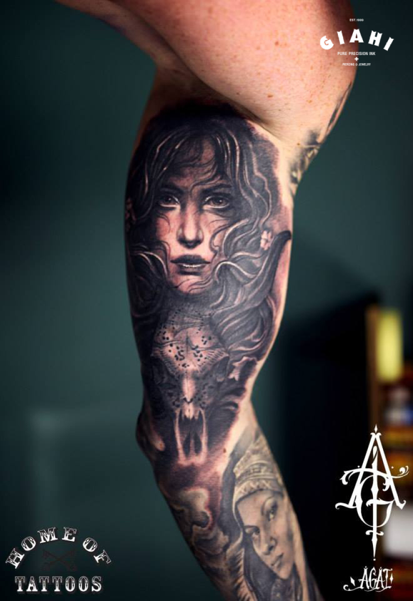 Realistic Girl tattoo by Agat Artemji