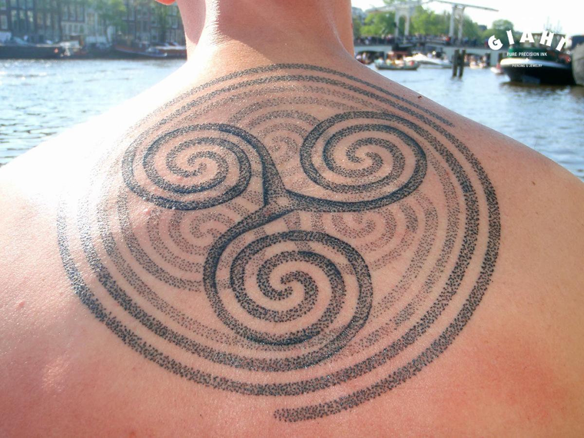 Spiral Trinity Back Dotwork tattoo by Andy Cryztalz