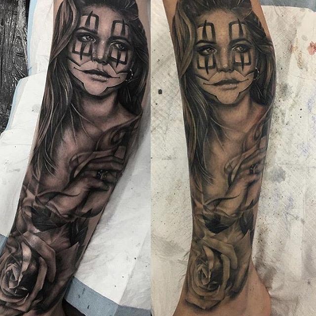 clown tattoo girl