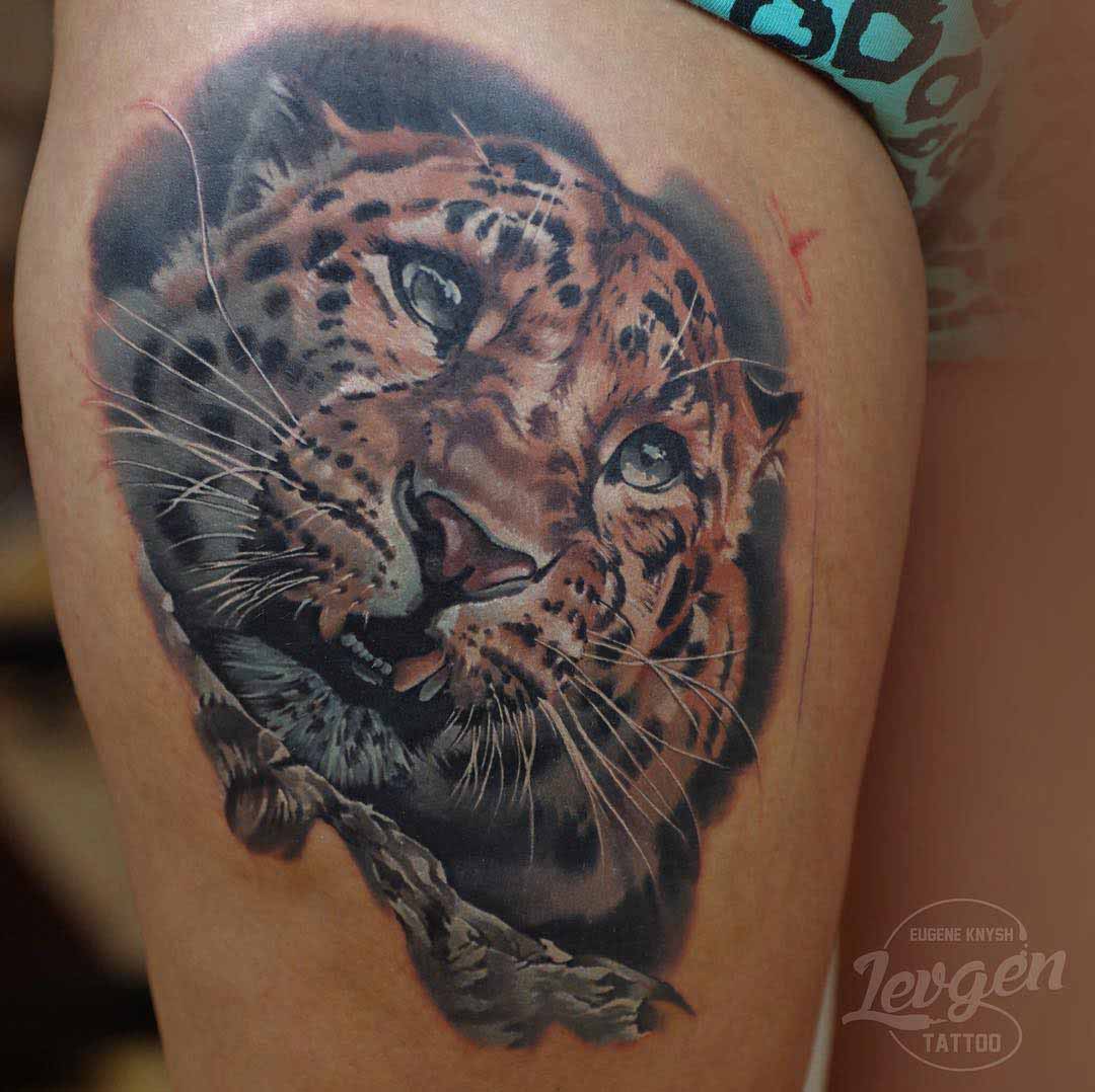 thigh tattoo leopard
