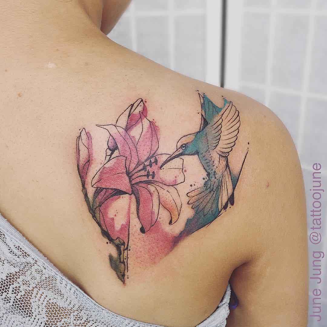 watercolour shoulder blade tattoo hummingbird