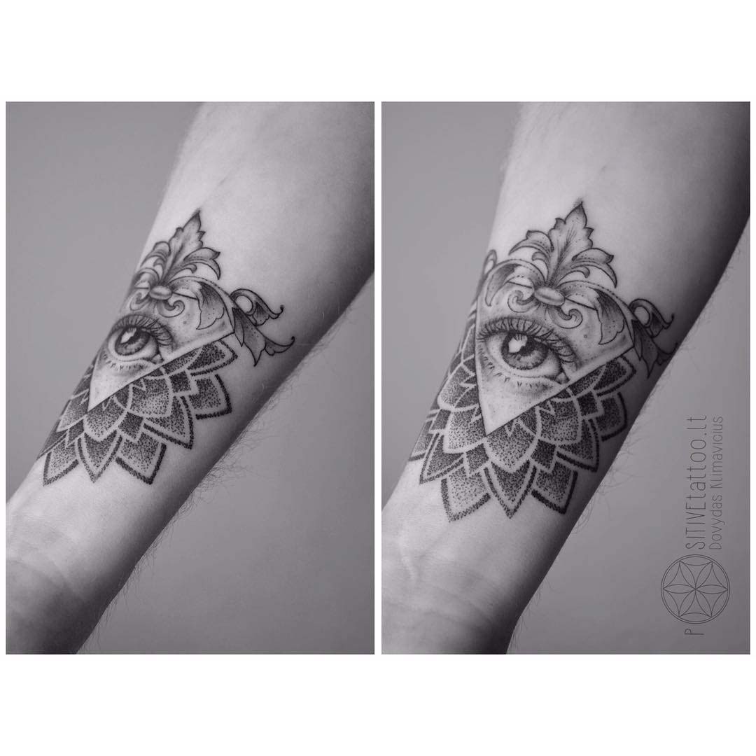 dotwork tattoo eye mandala