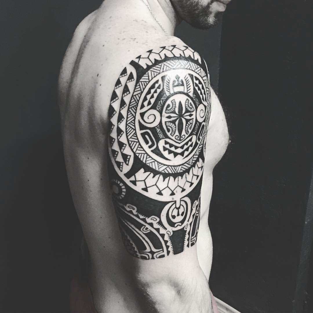 shoulder maori tattoo