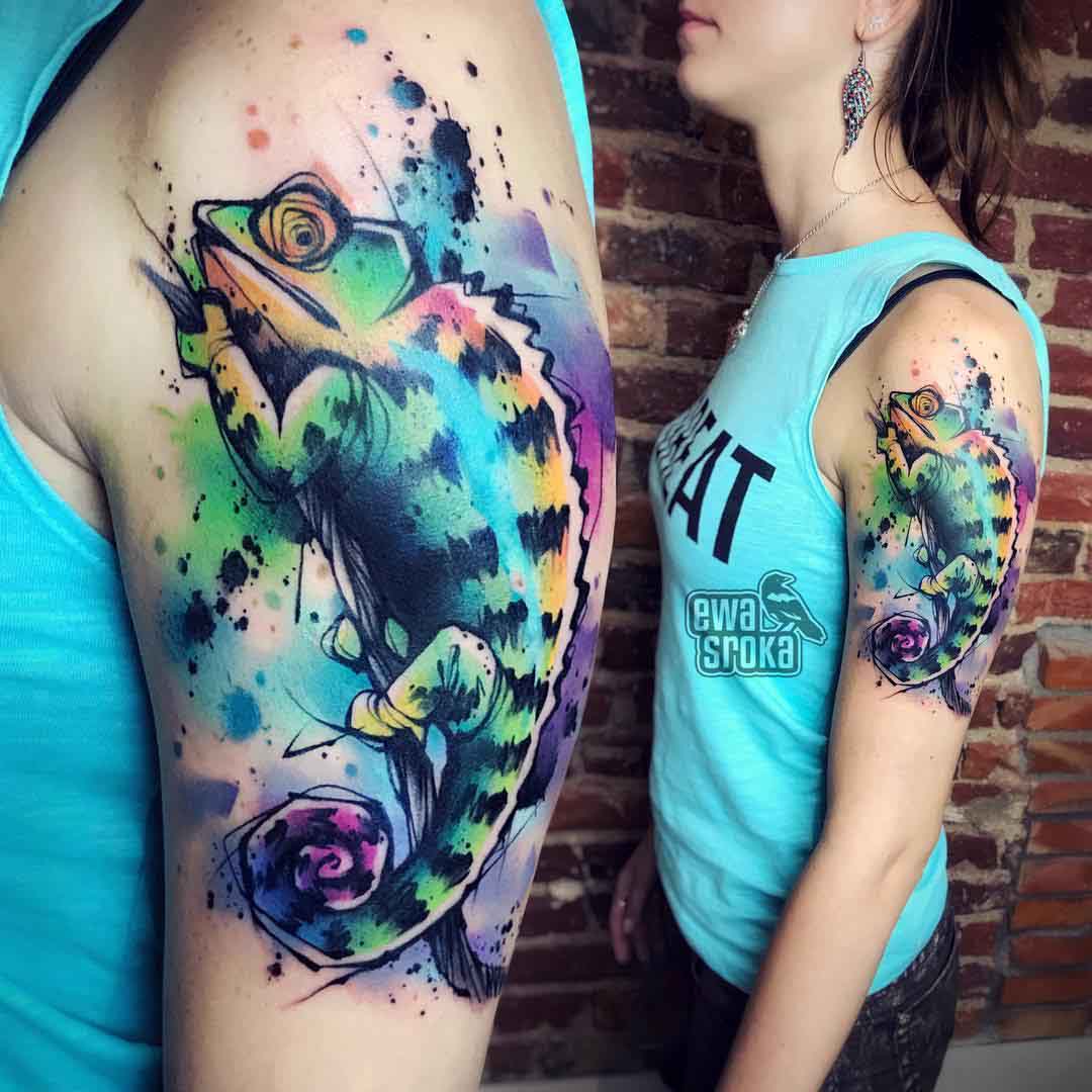 colrful chameleon tattoo on shoulder